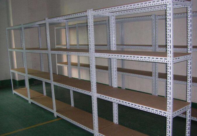 萬(wàn)能角鋼貨架特點(diǎn)決定其用途 萬(wàn)能角鋼貨架特點(diǎn)決定其用途