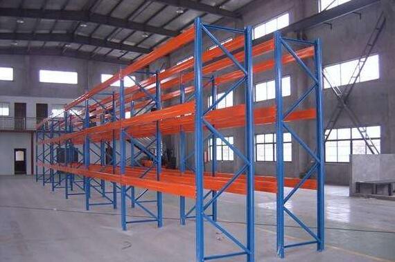 倉庫貨架廠家分享如何安全從貨架頂部取物