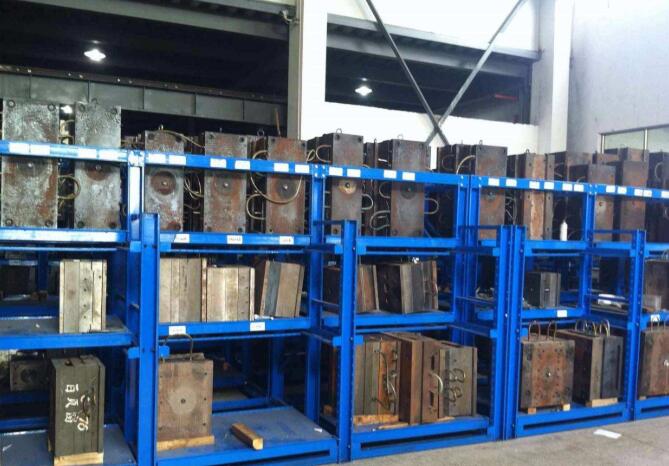 蘇州貨架廠分享雙開模具架保養(yǎng)方法