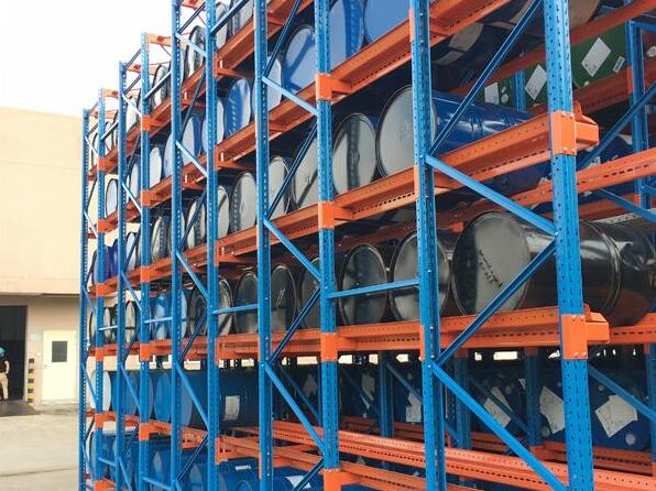 [重型貨架]重型托盤貨架在化工行業(yè)注意事項(xiàng)