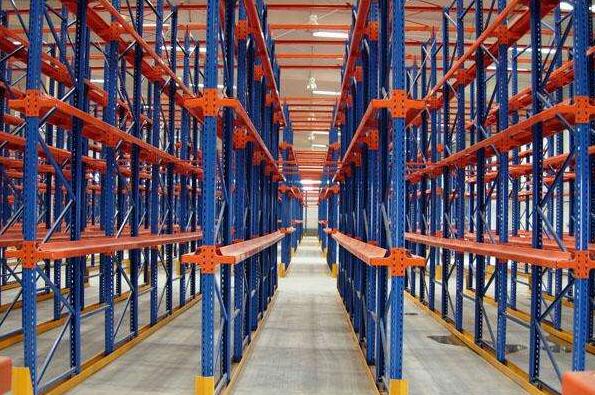 貫通式貨架的結(jié)構(gòu)